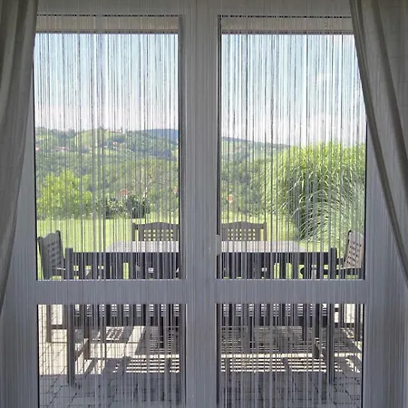 Apartman Haus Der Kunst Und Entspannung Kitzeck im Sausal